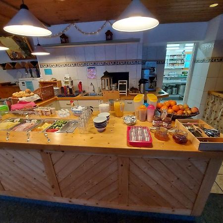 Familien Und Wanderhotel Clarezia Breíl المظهر الخارجي الصورة